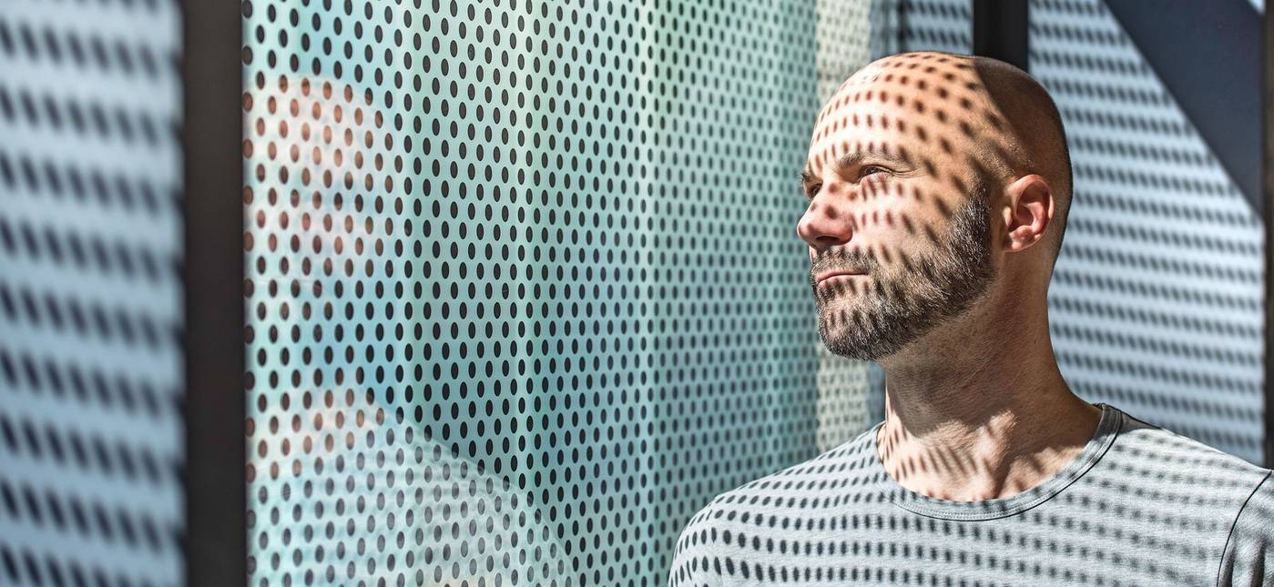 Bioloog-kunstenaar Angelo Vermeulen: “Technologie zou heel wat actuele problemen kunnen aanpakken, mocht de politieke wil daarvoor bestaan”