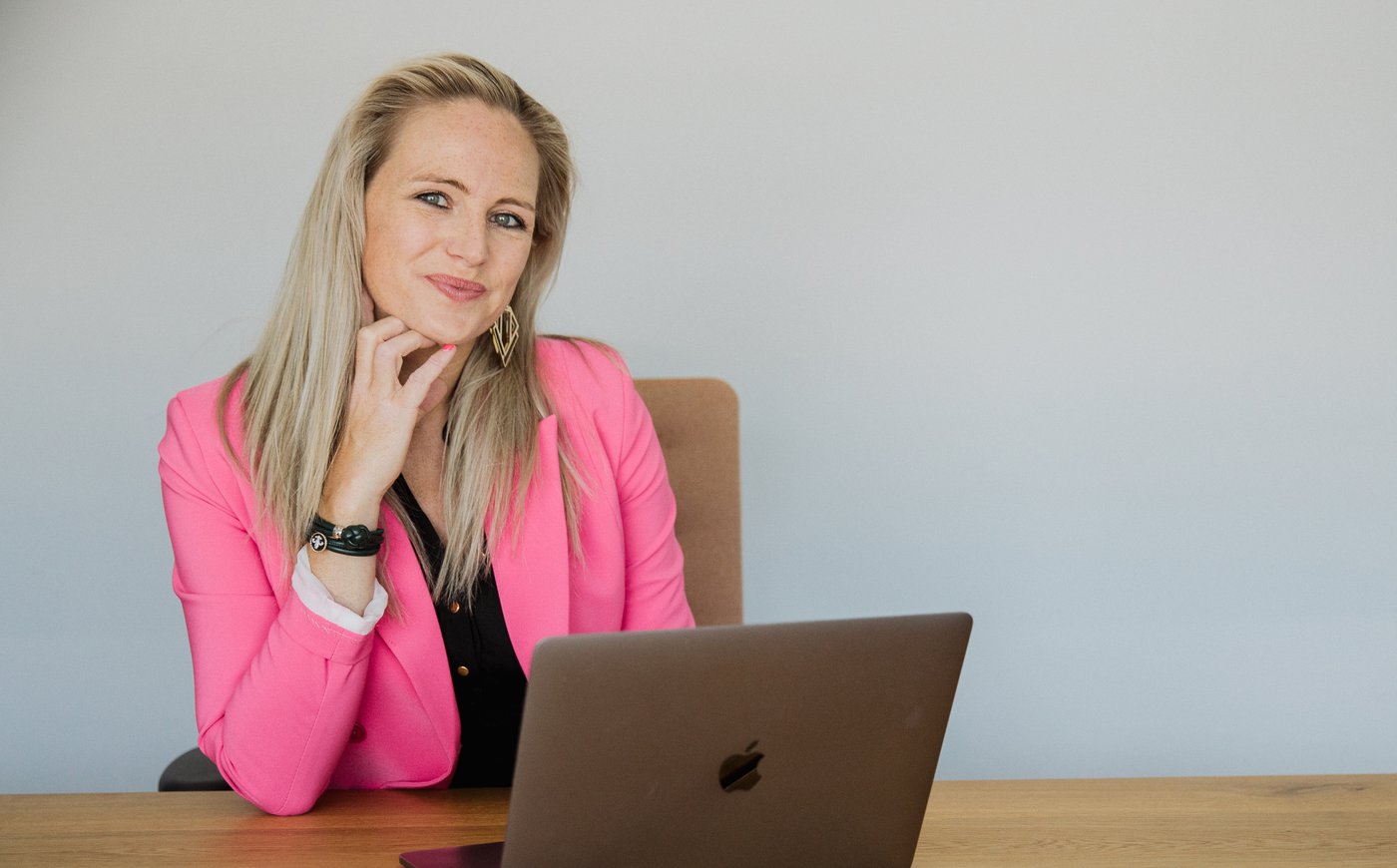 Céline Malyster: “Het is pas door de lat consequent hoog te leggen dat je jezelf dwingt om te groeien. Als anderen dat intimiderend vinden, zegt dat meer over hen dan over jou”