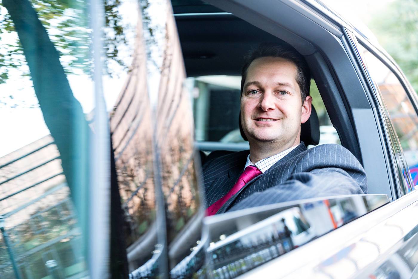 “Mobiliteit en niet de auto komt nu centraal te staan en dat zal veel sectoren vernietigen. Maar er gaan er ook nieuwe gecreëerd worden”