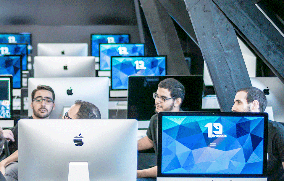 Achter de schermen bij deze Brusselse codeerschool: 'Een maand lang zeven dagen per week en 16 uur per dag coderen'