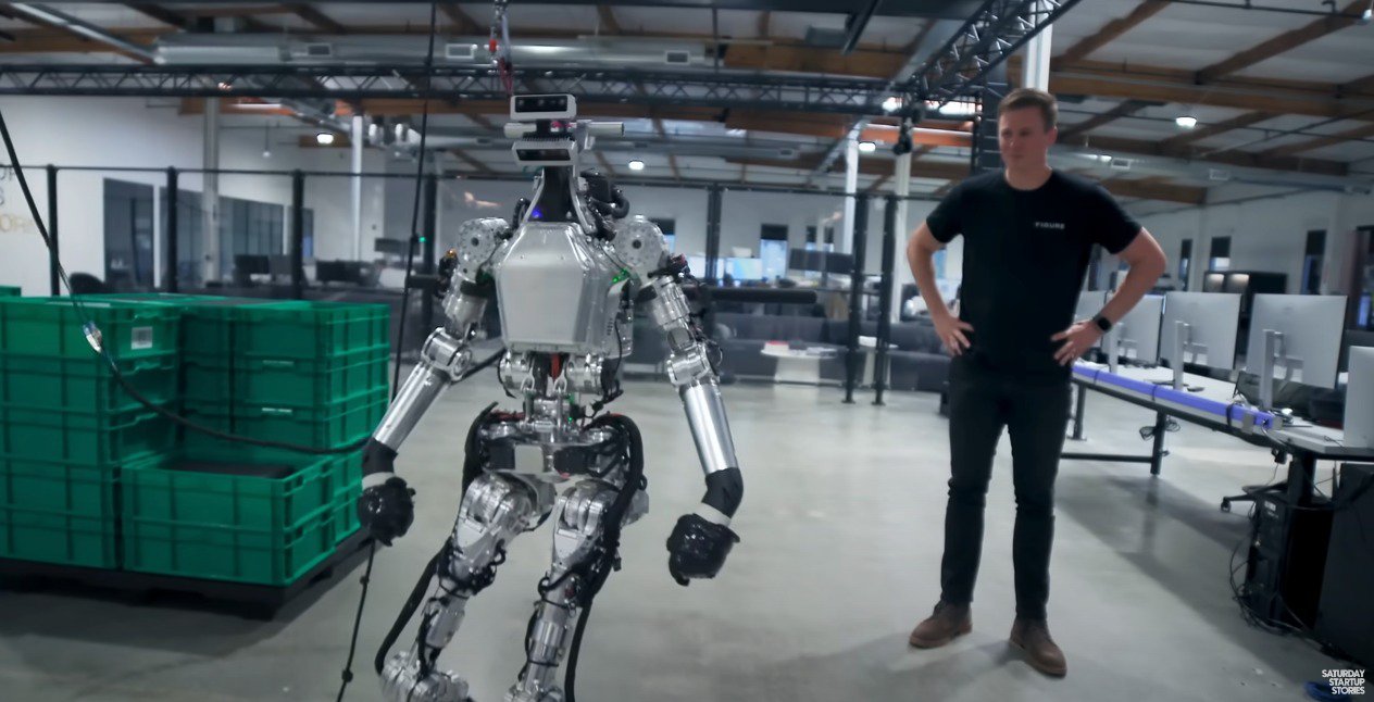 Deze man bouwt met zijn nieuwe bedrijf aan een wereld waar Humanized robots de norm zullen worden. “Ieder huishouden een robot”.