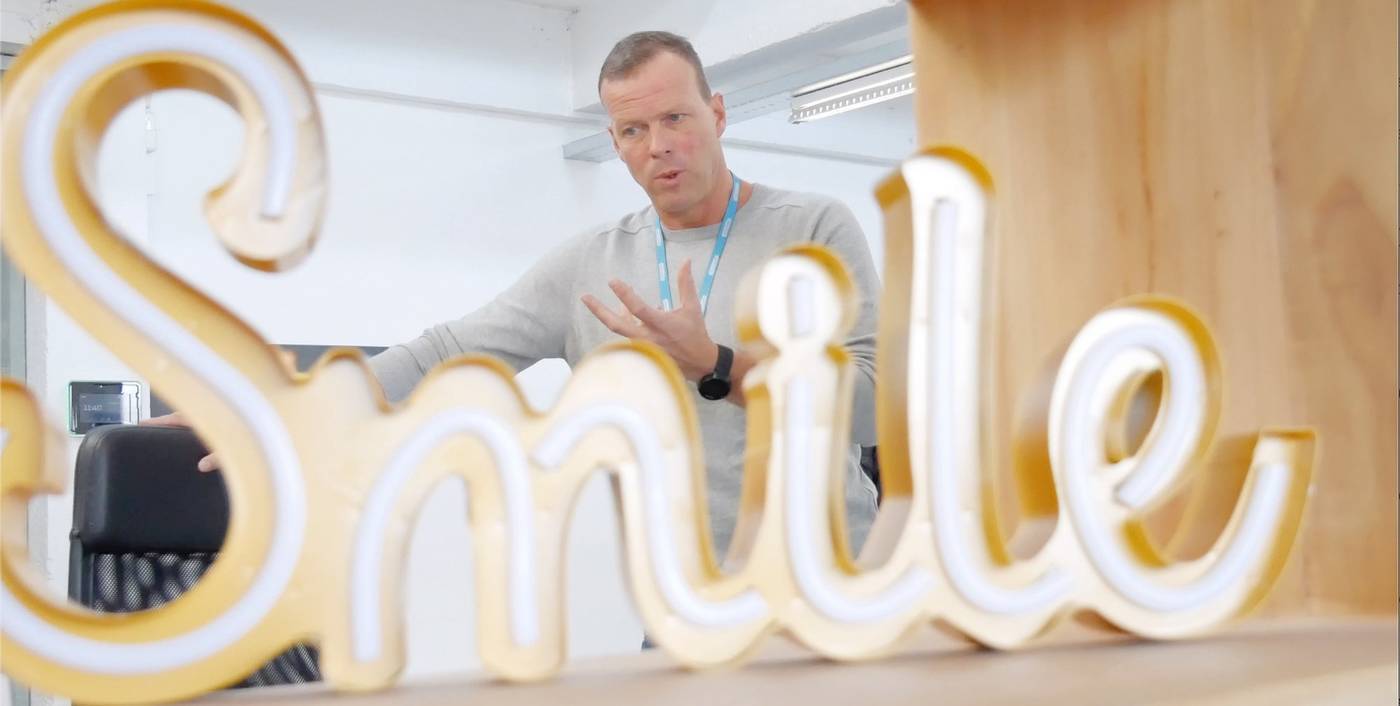 Deze ondernemer bouwde een succesvolle start-up op zijn 50ste: “Sporten is mijn manier van stressmanagement. Ik moet grenzen kunnen verleggen”