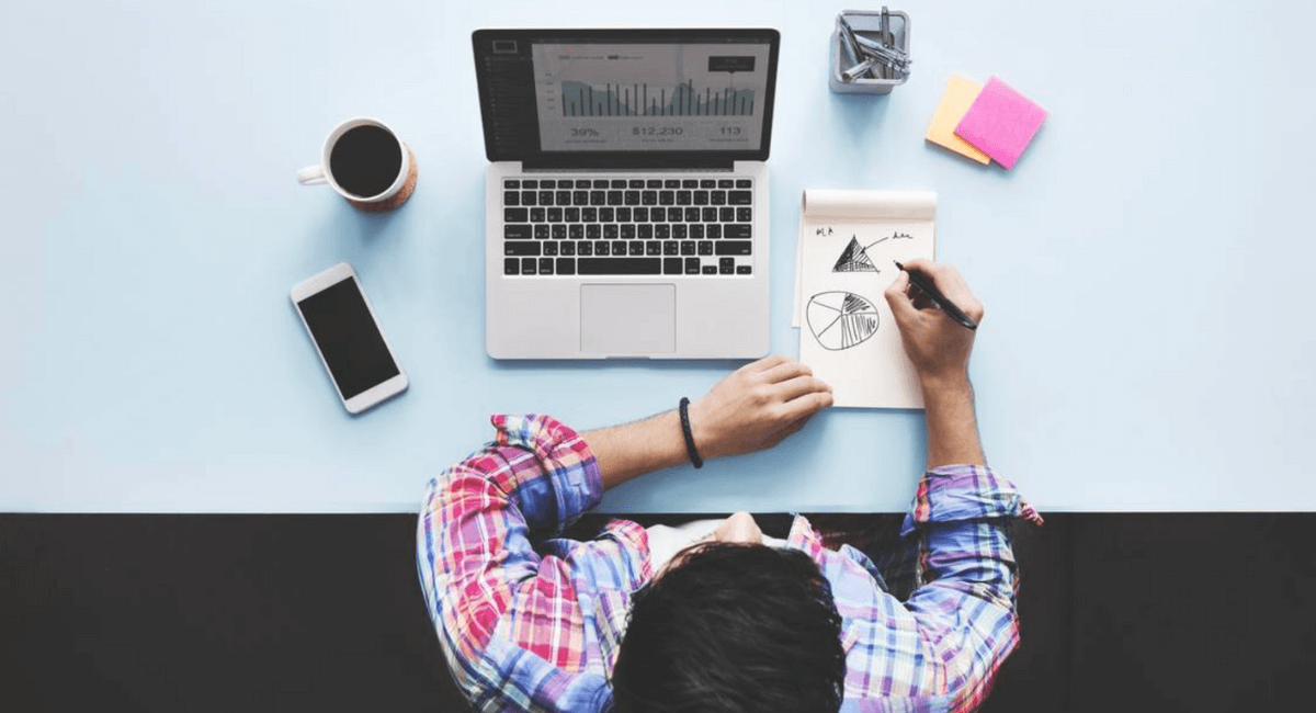 "Veel kmo's denken dat ze al digitaal zijn, enkel omdat ze een computer gebruiken. Maar échte digitale efficiëntie laten ze links liggen"