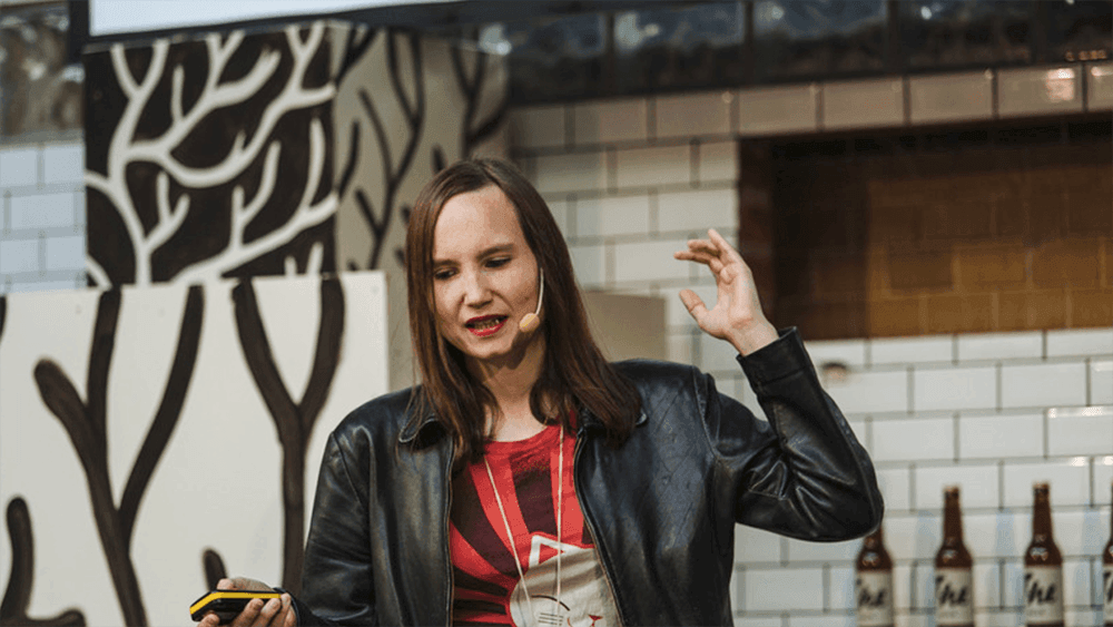 Futuriste en AI-experte Nell Watson: “De crisis dwing ons om anders en sneller naar de toekomst te kijken”