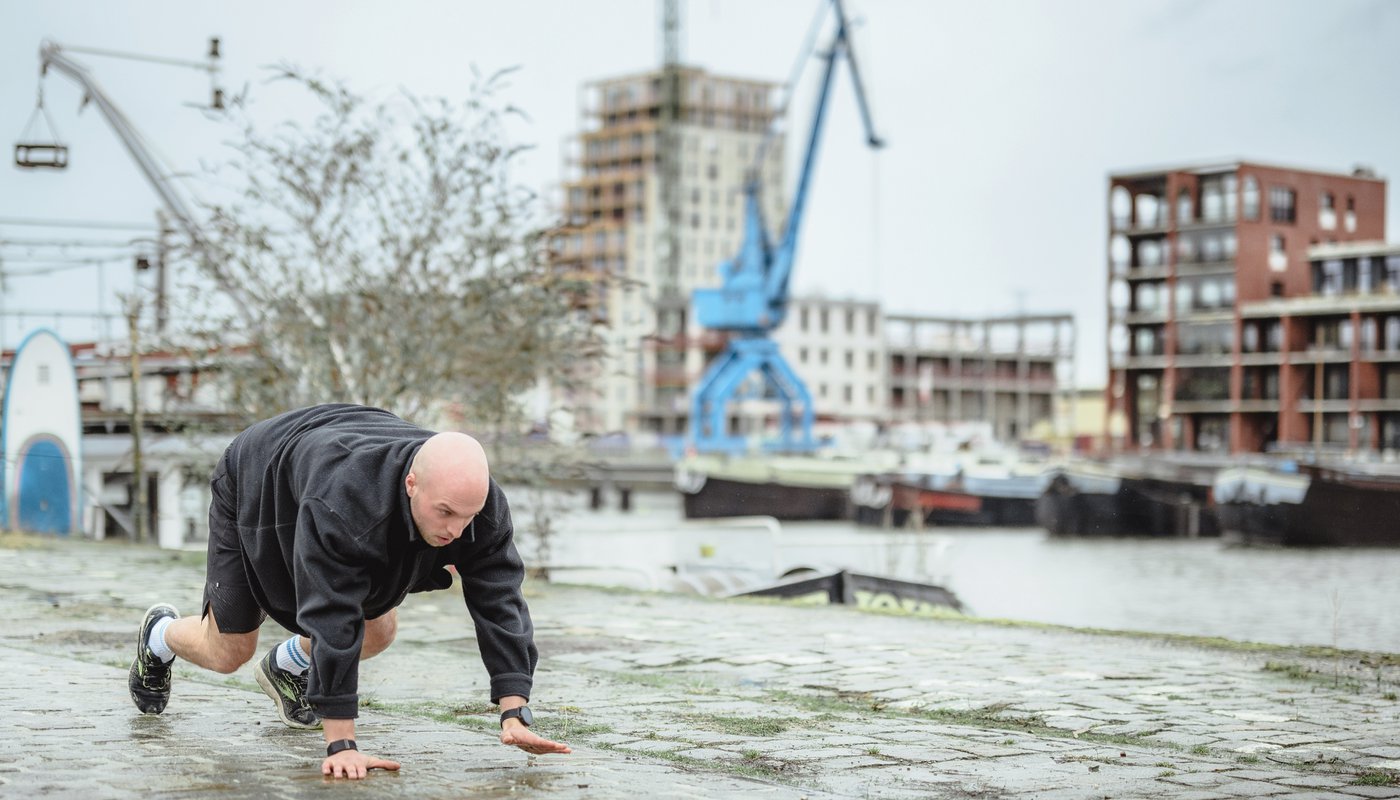 Gentse ondernemer gaat marathon op handen en voeten afleggen