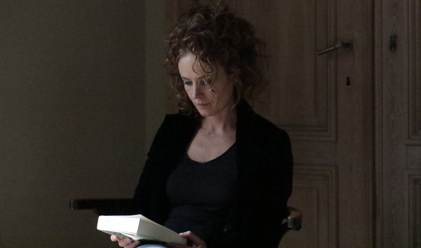 Hoe corona Isabel De Clercq aanzette tot het schrijven van een manifest over hybride werken: “Ik zie geen zwart-witverhaal maar de rijkdom die schuilt in vele tinten grijs”