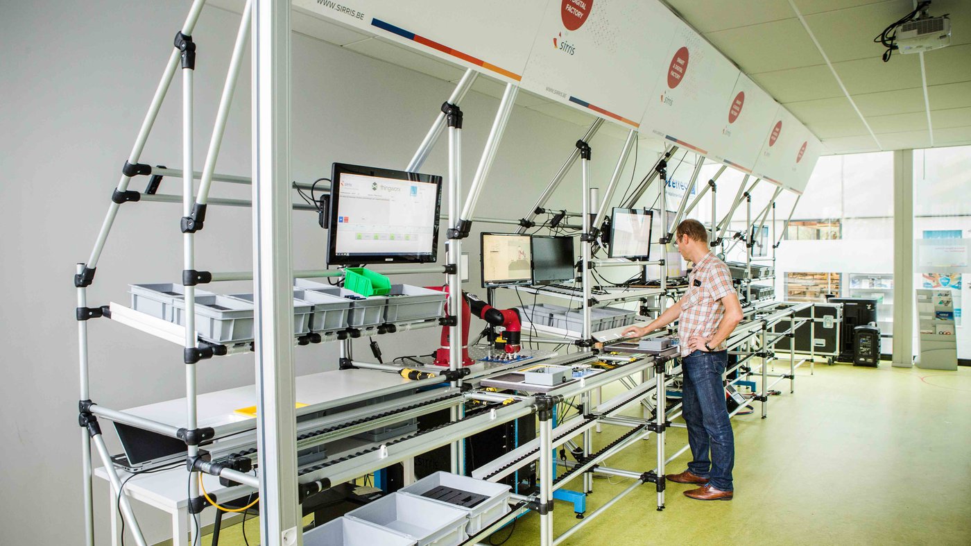 Hoe deze voormalige industriële expert de zorgsector ontlast: “Onze innovaties verlichten de werklast voor verpleegkundigen en apothekers met 15 tot 50%”