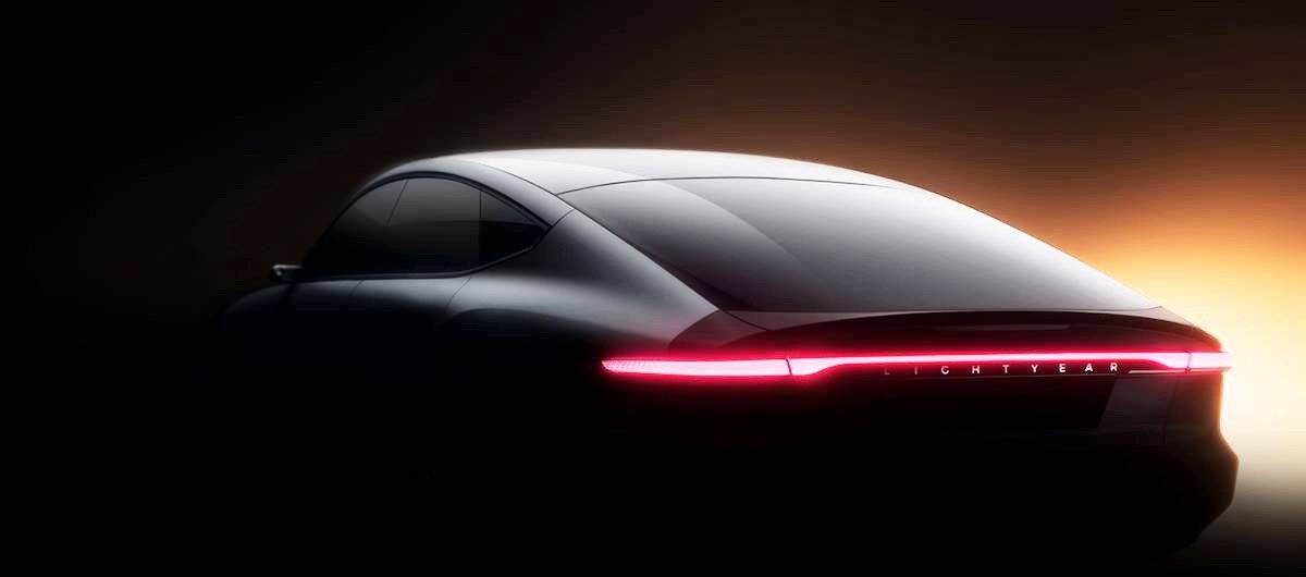 In de marge: eerste zonnewagen voor lange afstanden ziet het licht in Nederland