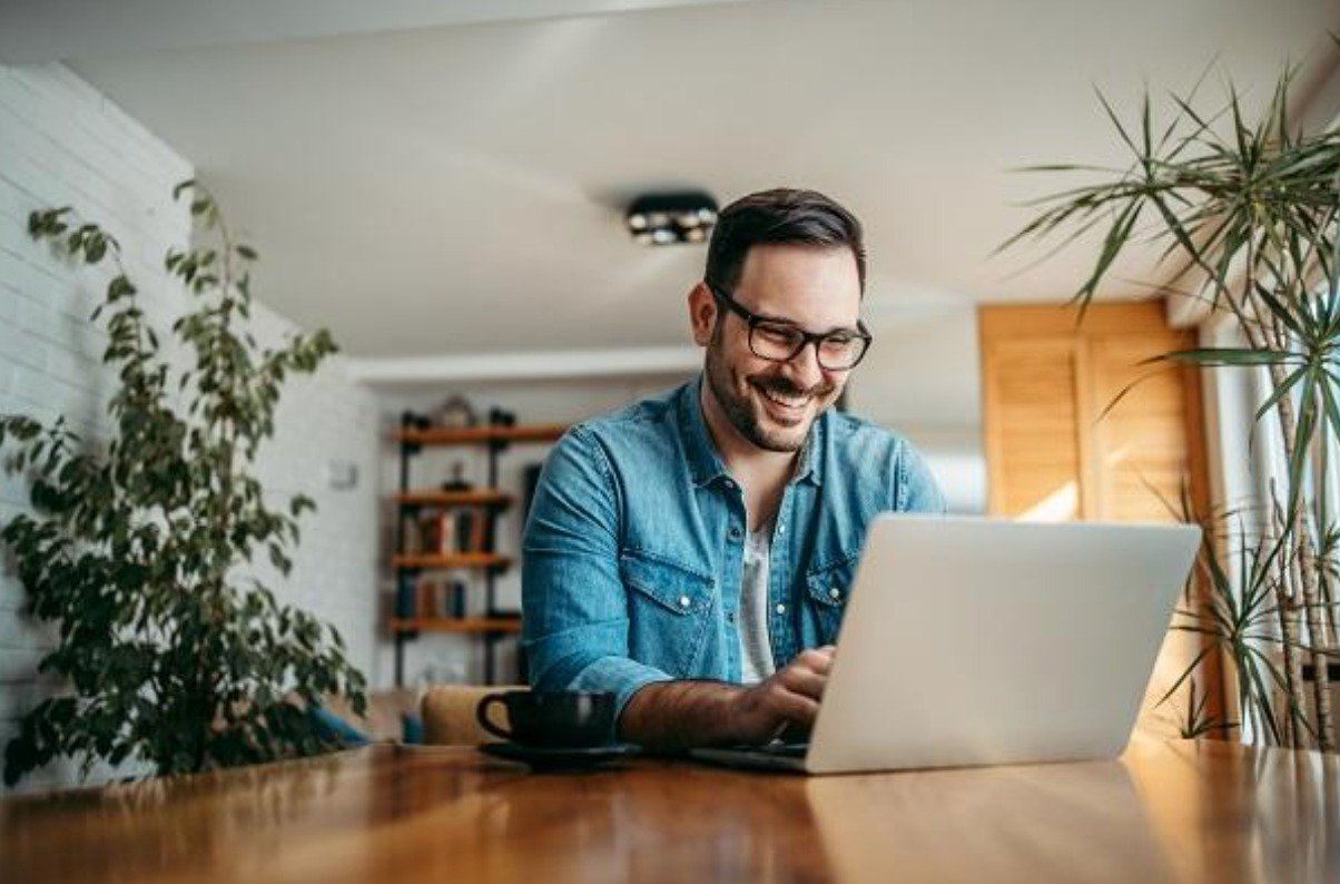 Krijg als startende ondernemer of freelancer grip op je cijfers. e‑Boekhouden.be is een tool die je daarbij helpt