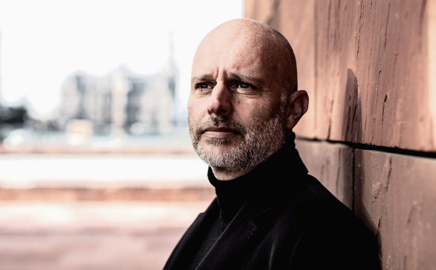 “Mensen die niet vertrouwd waren met thuiswerken, hebben tijdens de crisis de slechts mogelijke versie ervaren. Alsof ze leerden autorijden in een aftandse roestbak”