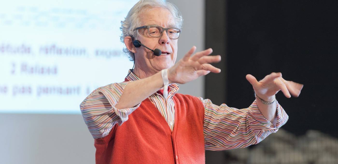 Neuropsychiater Theo Compernolle: “Of we ooit terug de regie over onze eigen aandacht kunnen nemen? Absoluut, ik zie hoopvolle tekens bij jonge mensen”