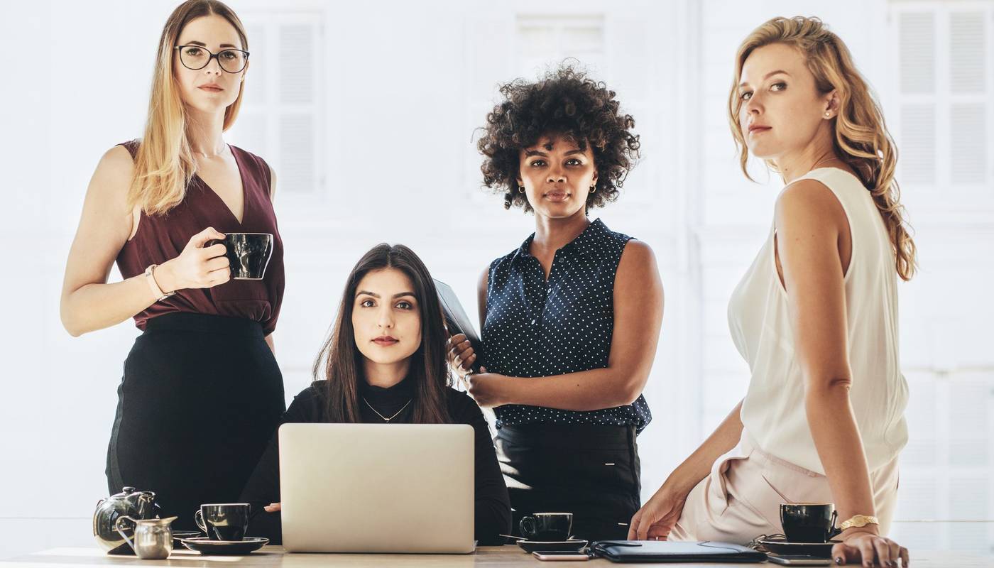 Vrouwen aan de macht: waarom minder testosteron in je boardroom leidt tot betere bedrijfsresultaten