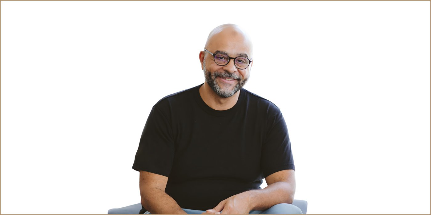 Wie is Mo Gawdat? De ex-Google X-topman die ondernemers leert omgaan met AI - en met geluk